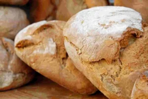 Il pane che fa bene: ecco come migliora la digestione e aiuta a tenere sotto controllo la glicemia